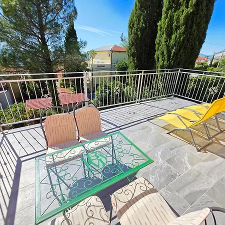 Mit Terrasse- 150 M Vom Sandstrand Entfernt By Interhome *