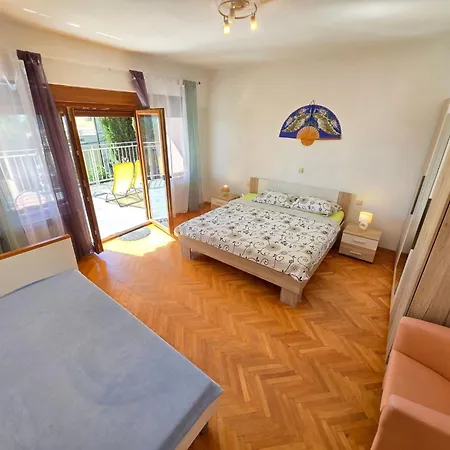 Daire Mit Terrasse- 150 M Vom Sandstrand Entfernt By Interhome Crikvenica