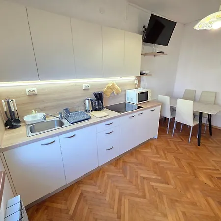 Mit Terrasse- 150 M Vom Sandstrand Entfernt By Interhome