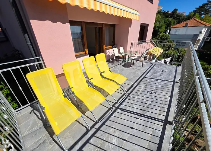 Mit Terrasse- 150 M Vom Sandstrand Entfernt By Interhome Crikvenica