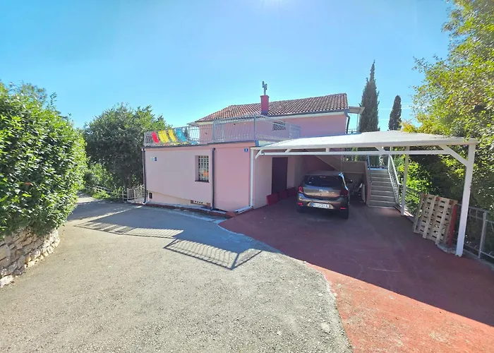 Mit Terrasse- 150 M Vom Sandstrand Entfernt By Interhome