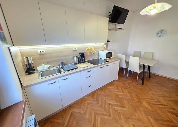Mit Terrasse- 150 M Vom Sandstrand Entfernt By Interhome